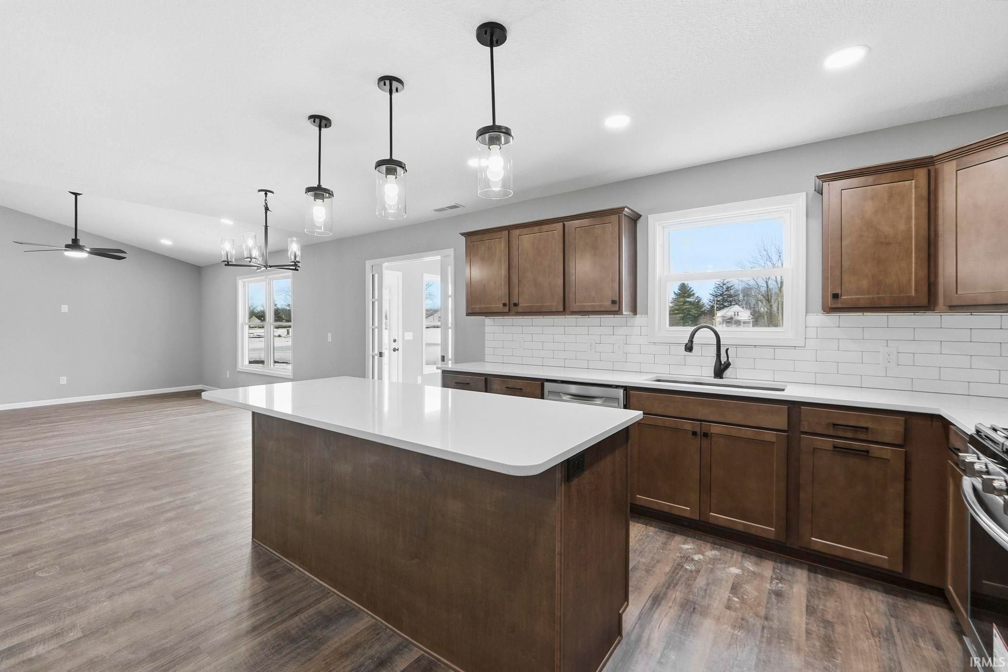 Image of 818 Gullet Avenue