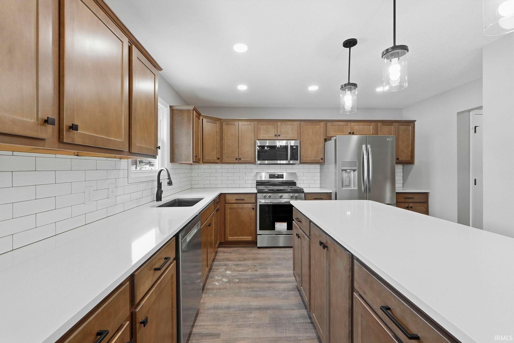 Image of 818 Gullet Avenue