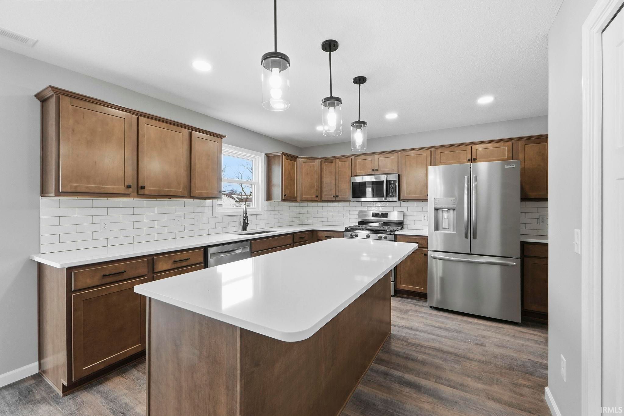 Image of 818 Gullet Avenue